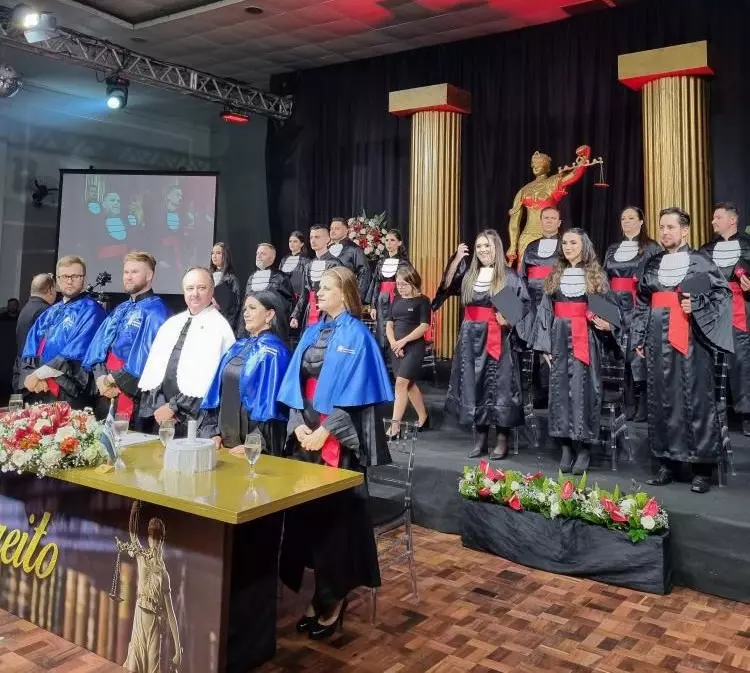 UNC Rio Negrinho forma quinta turma de Direito